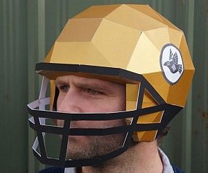 DIY Animal Paper Masks Diy Football Helmet, American Football Helmet, Low Poly Mask, Football Pads, Football Diy, Football Crafts, Astronaut Helmet, Surviving In The Wild, Children's Mask