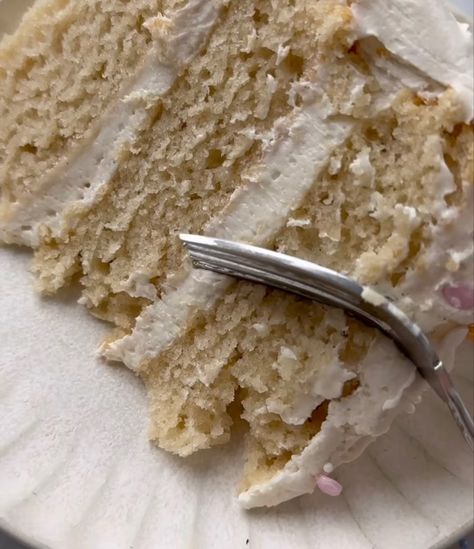 Vegan Vanilla Cake Recipe, Silky Buttercream, Vegan Vanilla Cake, Vanilla Cake Recipe, Buttercream Frosting, Cake Recipe, Vanilla Cake, Frosting, Dairy Free