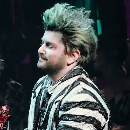 Beetlejuice Cast, Beetlejuice Fan Art, Alex Brightman, Beetlejuice Costume, Crying My Eyes Out, School Of Rock, Face Drawing Reference, Theatre Life, Cool Avatars