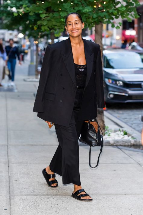 Tracee Ellis Ross Style, Black Birkenstocks, Tracee Ellis Ross Fashion, Luxury Wardrobe, Monochromatic Outfit, British Fashion Awards, Tracee Ellis Ross, All Black Looks, Ashley Olsen