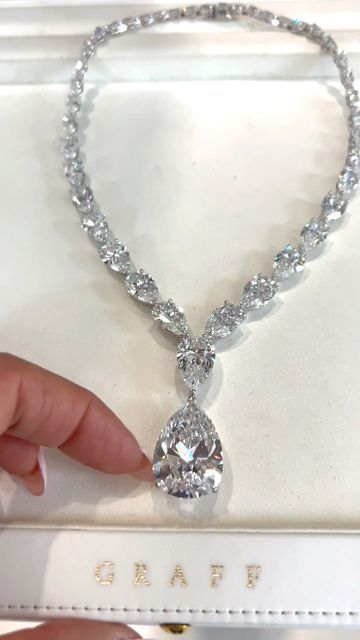 Graff Jewelry Set, Graff Jewelry, Graff Diamonds, Expensive Jewelry Luxury, Luxe Jewelry, Luxury Necklace, Dope Jewelry, Classy Jewelry, Fancy Jewellery