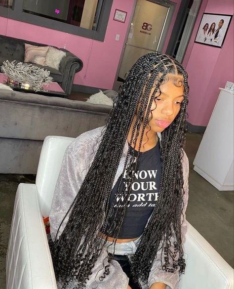 Boho Knotless Braids With Curls At The End, Bohemian Braids Curly Ends, Smeduiem Boho Knotless Braids, Bohemian Knotless With Curly Ends, Bohemian Braids With Curly Ends, Goddess Braids Knotless Medium, Small Boho Knotless Braids With Curly Ends, Knot Less Goddess Braids, Godddd Braids