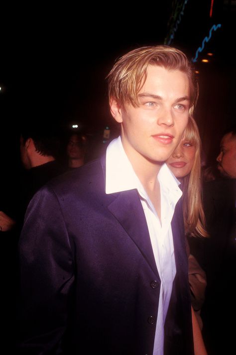 . Leo Decaprio, Leonardo Dicaprio Romeo, Leonardo Dicaprio Photos, Aesthetic Items, Leonardo Dicaprio 90s, Young Leonardo Dicaprio, Leo Dicaprio, Leonardo Dicaprio, Titanic