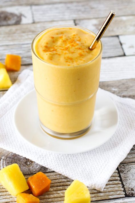 This dairy free golden turmeric smoothie is so good for the gut and is ready to boost your immunity, especially during cold season! Turmeric is so hot right now. It’s one of those amazing spices that we are seeing being used more and more. It has so many fabulous super powers! Great for digestion, reduces inflammation, … Golden Milk Smoothie, Turmeric Smoothie Recipes, Turmeric And Ginger, Turmeric Smoothie, Poor Digestion, Ginger Smoothie, Ginger Turmeric, Frozen Banana, Tropical Fruit