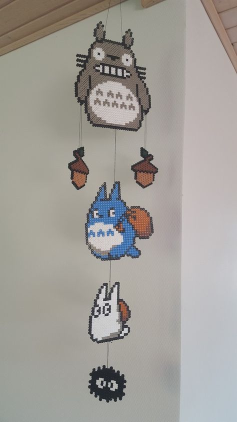 Totoro uro. Hamma Beads Ideas, Pearl Beads Pattern, Easy Perler Beads Ideas, Art Perle, Hama Beads Design, Perler Bead Templates, Perler Crafts, Diy Perler Bead Crafts, Hama Beads Patterns