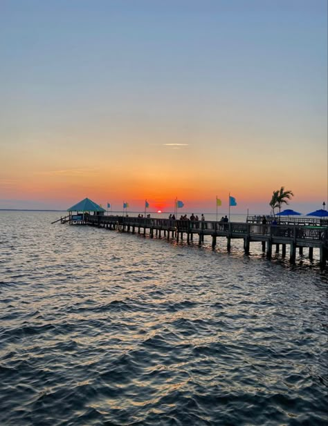 Obx Sunset, Outer Banks Sunset, Outer Banks Aesthetic, Charleston Travel, Paradise On Earth, Summer Dream, Beach Aesthetic, Australia Travel, Outer Banks