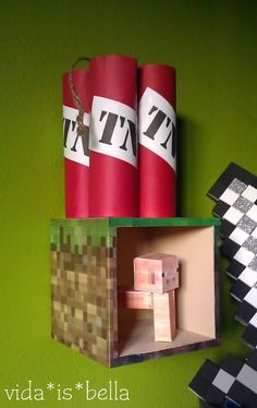 You can't have a Minecraft themed bedroom without a couple of grass blocks but, mom doesn't like dirt in the bedroom. What to do? ﻿ ... Bedroom Ideas Minecraft, Minecraft Diy, Minecraft Bedroom Decor, Wall Wallpapers, Zimmer Diy, Minecraft Theme, Wall Aesthetic, Decoration Aesthetic, Minecraft Bedroom