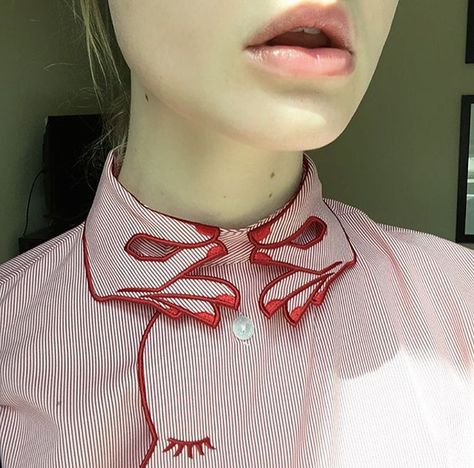 Creative Shirt Collars Pola Blus, Detail Couture, Creative Shirts, Elle Fanning, Collar Designs, Mode Inspiration, Fashion Details, Diy Fashion, Neck Designs