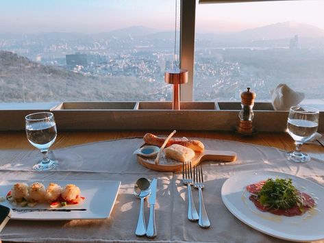 15 Restaurants In Seoul With The Best Unobstructed High Rise Views Lotte Hotel Seoul, Cool Restaurants, Cool Restaurant, Fine Restaurant, French Restaurants, Honeymoon Travel, Romantic Places, Traditional Korean, Hotel Resort