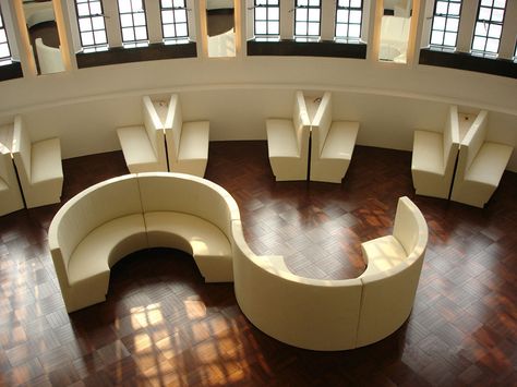 restaurant round corner sofa booth Round Booth Seating, Round Banquette Seating, Round Banquette, Booth Seating Restaurant, Banquette Seating Restaurant, Corner Sofa Table, Restaurant Banquette, Seating Restaurant, Banquette Table