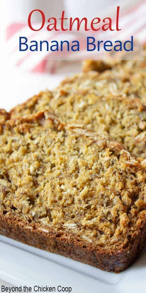 Oatmeal Banana Bread is a hearty bread filled with oats and topped with an oatmeal crumb topping. This delicious banana bread is perfect for breakfast. Banana Bread With Oats Recipe, Banana Bread Recipe With Oats, Oat Banana Bread Recipe, Healthy Banana Bread With Oats, Banana Oatmeal Bread Recipe, Banana Oat Bread Recipe, Banana Bread With Oats, Oatmeal Quick Bread, Oatmeal Crumb Topping