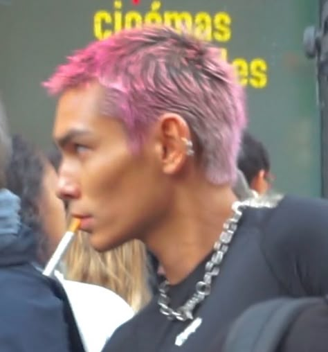 Man With Pink Hair, Watch Gossip Girl, Gossip Girl Reboot, Shaved Hair Designs, Corte De Cabelo Masculino, Shaved Head, Shaved Hair, Grunge Hair, Aesthetic Hair