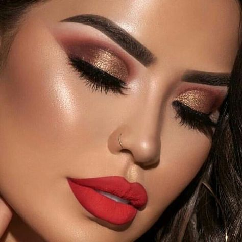 Red Prom Dress Makeup, Jennie Makeup, Belle Makeup, Red Makeup Looks, Prom Eyes, Quinceanera Makeup, Ball Makeup, Prom Eye Makeup, Prom Makeup Looks