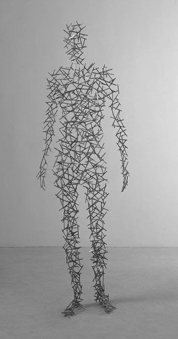 Art Sculptures Ideas, Cool Sculptures, Antony Gormley Sculptures, Contemporary Sculpture Art, Anthony Gormley, Contemporary Art Installation, Wire Art Sculpture, Antony Gormley, Sculpture Metal