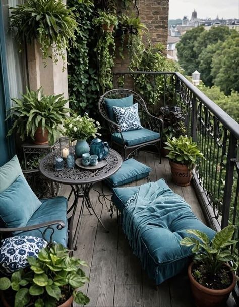 Klein Balkon Decor, Design Per Patio, Balkon Decor, Small Balcony Garden, نباتات منزلية, Small Balcony Design, Small Balcony Decor, Apartment Balcony Decorating, Apartment Balcony