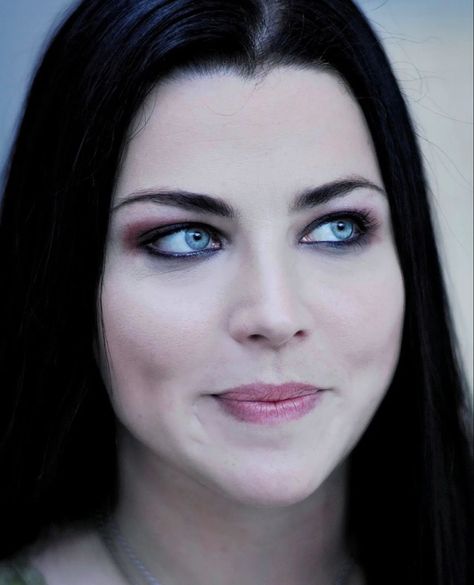 Amy Lee Makeup, Amy Lee Evanescence, Amy Lee, Music Images, Evanescence, I'm With The Band, Metal Girl, Interesting Photos, Female Singers