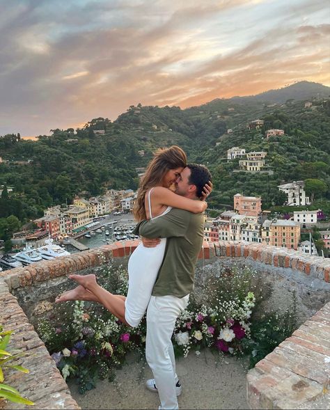 Capri Italia, Proposal Pictures, Comer See, Negin Mirsalehi, Cute Engagement Photos, Engagement Pictures Poses, Proposal Photos, Dream Engagement, Proposal Engagement