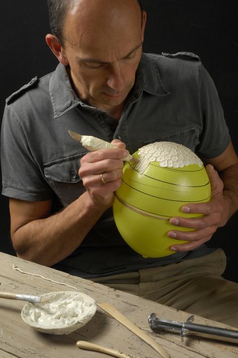 Fresco-Inspired Porcelain Bowls Formed From Balloons by Guy Van Leemput | Colossal Textured Bowls, Sculptures Céramiques, Ceramic Techniques, Pottery Techniques, Porcelain Bowl, Ceramic Ideas, Pottery Designs, Paper Clay, Pottery Studio