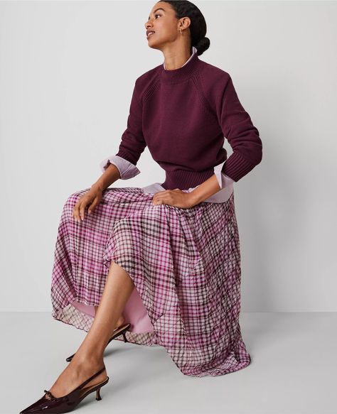 Plaid Pleated Midi Skirt Fall Skirt And Sweater Outfits, Winter Midi Skirt Outfit, Red Tartan Skirt, Early Spring Fashion, Midi Skirt Winter, Classy Wear, Church Clothes, Plaid Wool Skirt, Work Fits