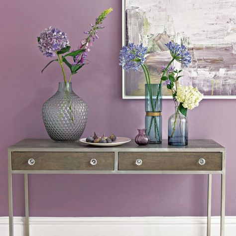 Dusty lavender hallway with glass vases and console table Purple Hallway, Hallway Ideas Diy, Hallway Pictures, Bedroom Colours, Hallway Colours, Hallway Entrance, Dusty Lavender, Purple Rooms, Hallway Designs