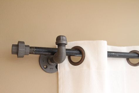 Pipe Curtain Rods, Hampshire House, Diy Curtain Rods, Pipe Decor, Curtain Rails, Pipe Furniture, Casa Vintage, Black Pipe, Industrial Pipe