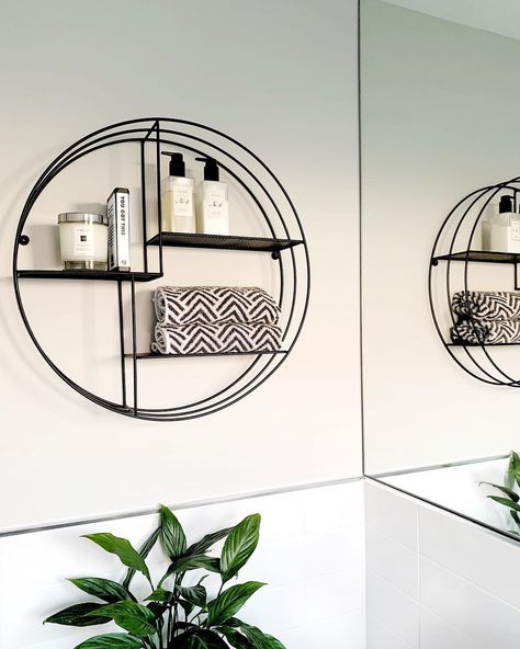 Round shelf for above toilet in Master Bathroom. Circular Shelf Decor, Shelf Decor Bathroom, Circular Shelf, Metal Bathroom Shelf, Ensuite Ideas, Above Toilet, Round Shelf, Guest Bathroom Decor, Toilet Shelves