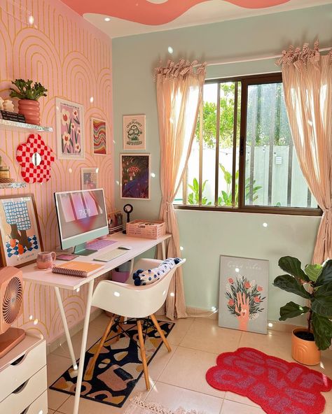 Room Inspiration Led Lights, Cozy Bedroom Office, Room Inspiration Pink, Small Room Makeover, Office Aesthetic, Contemporary Living Room Design, Cool Dorm Rooms, Dorm Room Ideas, Study Room Decor