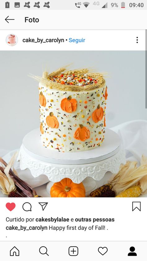 Pumpkin Cake Decorating Ideas, Pie Smash Cake, Pumpkin Smash Cake, Halloween Smash Cake, Fall Cakes Decorating, Happy Thanksgiving Friends, Pumpkin Smash, Vegan Pumpkin Spice, Truck Cakes