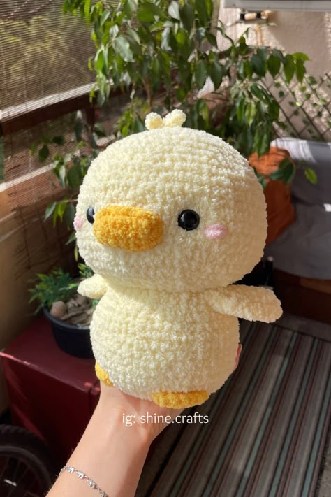 Chunky Amigurumi, Duck Crochet Pattern, Duck Amigurumi, Yarn Animals, Duck Crochet, Creepy Creatures, Big Yarn, Duck Pattern, Crochet Tutorial Pattern