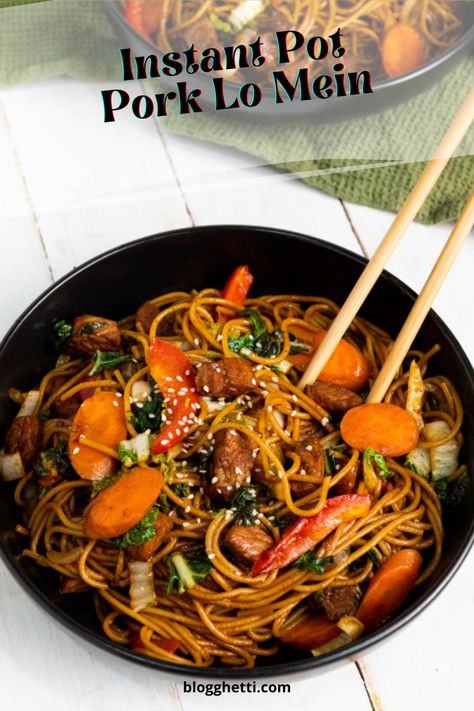 If you love one-pot meals, you'll love this Instant Pot Pork Lo Mein recipe. Tender pork, crisp vegetables, and noodles are cooked with a delicious savory sauce that is ready in under 30 minutes. Make take-out food at home and save time and money. Instant Pot Chicken Lo Mein, Pork Lo Mein Recipe, Instant Pot Lo Mein, Chicken Lo Mein Recipe, Lo Mein Recipe, Easy Dinner Options, Chicken Lo Mein, Lo Mein Recipes, Hot And Sour Soup