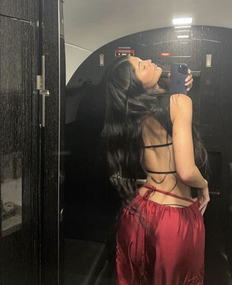 Kylie Jenner Selfies, The Mirror, Kylie Jenner, Selfies, A Woman, Mirror Selfie, Mirror, Red, Hair