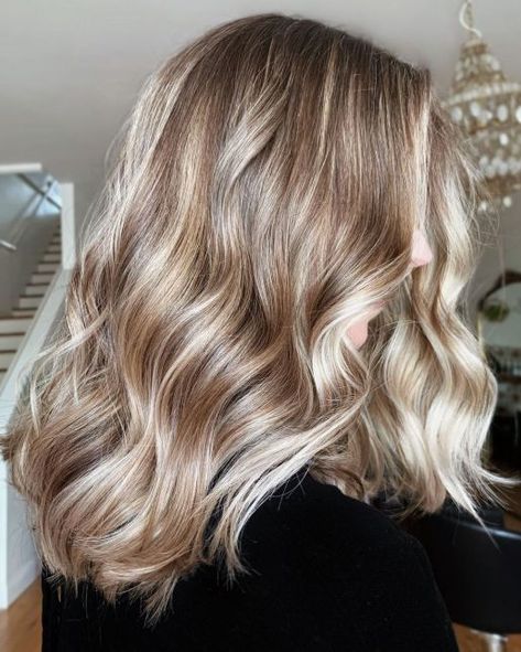 Thick Blonde Highlights, Brown Hair Underneath, Light Brown Hair With Highlights, Short Light Brown Hair, Brown Auburn Hair, Cool Blonde Highlights, Brown With Blonde, Chestnut Brown Hair, Brown Hair Shades