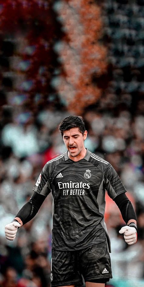 Casillas Real Madrid, Soccer Keeper, Courtois Real Madrid, Real Madrid Cr7, Real Madrid Goalkeeper, Ronaldo Madrid, Football Motivation, Real Madrid Photos, Messi Psg