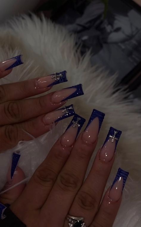 Birthday Nails Ideas Classy, Midnight Acrylic Nails, Black Prom Nails Medium Length, Y2k Prom Nails, Royal Blue Nail Inspo Acrylic, Extra Prom Nails, Bad And Boujee Nails Medium, Prom Nails Black Women, Gemini Inspired Nails