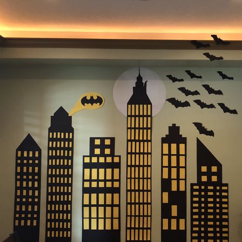 Batman Themed Birthday Party Decoration, New York Bedroom Ideas, Party City Decorations, Gotham City Skyline, Batman Party Decorations, Superhero Backdrop, Batman Themed Birthday Party, Superhero City, New York Bedroom