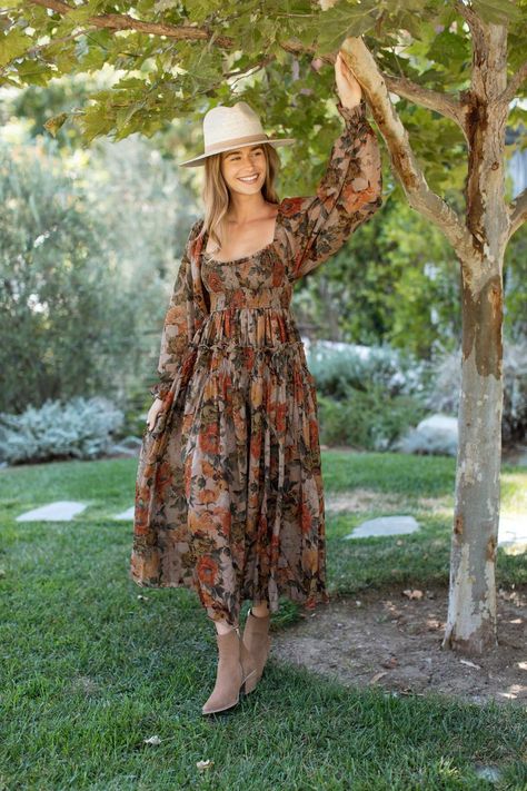 Carly Jean Los Angeles is an online women's boutique specializing in well made, on trend, basics, tops, bottoms, denim, dresses, jewelry, gifts, & accessories! Boho Dress Winter, New Trend Dress, Boho Dress Fall, Whimsical Autumn, New York Outfit, Fall Floral Dress, Long Sleeve Boho Dress, Carly Jean Los Angeles, Midi Dress Fall