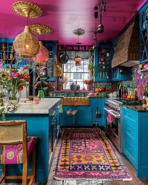 Save this pin for inspiring bohemian kitchen designs that will transform your cooking space into a cozy and eclectic haven. Discover unique decor ideas and DIY tips to infuse your kitchen with boho style. #BohoKitchen #HomeDecorIdeas #KitchenInspiration Colorful Boho Kitchen, Colorful Eclectic Kitchen, Budget Kitchen Cabinets, Modern Eclectic Kitchen, Eccentric Kitchen, Hippie Kitchen, Bohemian Kitchen Decor, Boho Style Kitchen, Boho Chic Kitchen