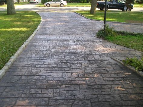 Hydrangea Bush Landscaping, Bushes Landscaping, Horseshoe Driveway, Pins Photography, Country Driveway, Garden Hydrangea, Stamped Concrete Driveway, Garden Rock Border, Driveway Ideas