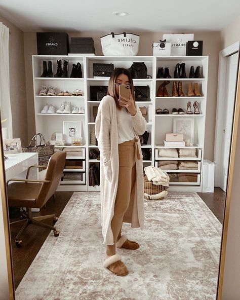 ALYSSA LENORE on Instagram: “I have zero intentions of leaving the house today. 😌 PS. You can find out where everything in the cloffice is from on www.alyssa-…” Office And Vanity Room Combo, Cloffice Ideas Room Closet, Office And Closet Combo Room, Spare Bedroom Into Walk In Closet, Closet And Office Combo, Flex Room Ideas, Spare Bedroom Closets, Spare Room Closet, Alyssa Lenore