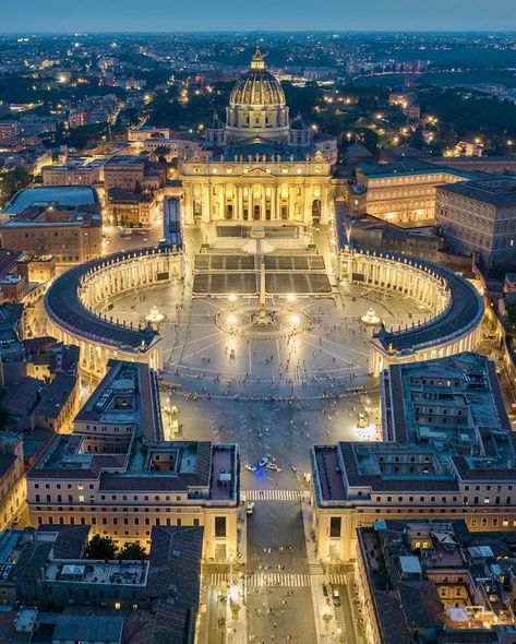 Vatican Rome, Italian Architecture, Vatican City, Lake Como, Travel Quotes, Travel Trailer, Travel Experience, Travel Essentials, Travel Posters