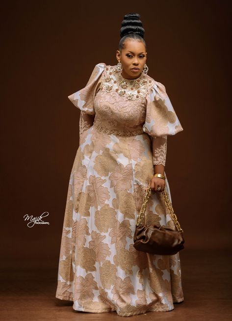 Luxury Instagram, Stylish Naija, Nigerian Lace Styles Dress, Fabric Styles, African Lace Styles, African Fabric Dress, Long African Dresses, Short African Dresses, African Fashion Skirts