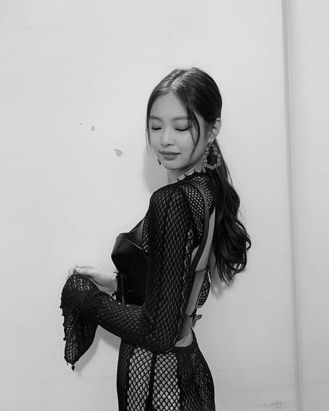 #jennie #kimjennie #blackpink #black #pink #cute #soft #aesthetic #yg #kpop #korean #korea #제니 #김제니 Wall, White, Black