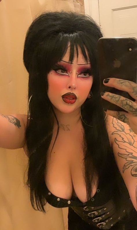 Elvira Makeup, Goth Eye Makeup, Gothic Hair, Punk Makeup, Alt Makeup, Graphic Makeup, Swag Makeup, Alternative Makeup, Ethereal Makeup