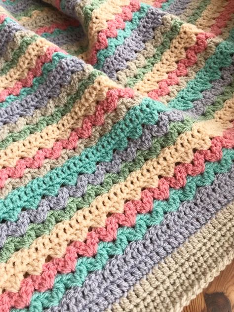 Crochet Afgans Patterns, Double Crochet Afghan, Boho Crochet Blanket, Aesthetic Crochet Blanket, Striped Crochet Blanket, Crochet Throw Pattern, Crocheted Blanket, Crochet Afgans, Free Aesthetic