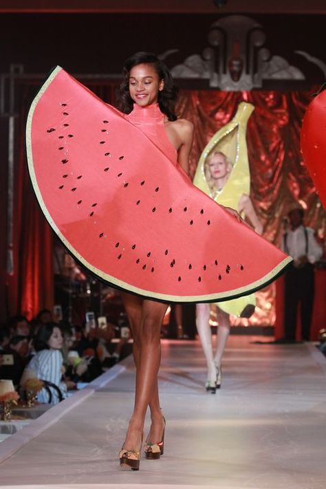 Fruit Costumes, Outrageous Fashion, Watermelon Dress, Food Costumes, Extreme Fashion, Rococo Fashion, Carmen Miranda, London Fashion Weeks, London Spring