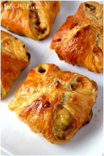 Puff Pastry Recipes Savory, Pastries Recipes Dessert, Pepperidge Farm Puff Pastry, Pastry Appetizer, Puff Pastries, Puff Pastry Desserts, Easy Puff Pastry, Savory Pastry, Philly Cheesesteak