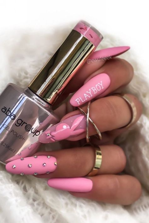 Cute Trendy Nails, Easter Nails Acrylic, Yellow Toe Nails, Matte Stiletto Nails, Pink Playboy, Mickey Nails, Minimalist Nail, Nails Art Designs, Sassy Nails