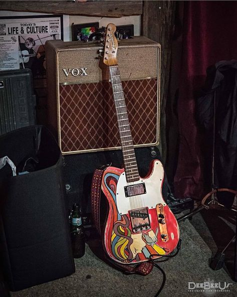 DeeBeeUs™ on Instagram: “#TeleTuesday flashback to the last time I saw my mate @moreguitar play, and his incredible custom-painted 1963 #Telecaster and equally…” Joey Core, Vox Amp, Beautiful Instruments, Telecaster Custom, Rare Guitars, Future Days, Telecaster Guitar, Guitar Painting, Cool Electric Guitars