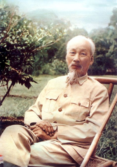 Ho Chi Minh Trampoline Room, Vietnamese History, North Vietnam, Karl Marx, Ho Chi Minh City, Military Uniform, Ho Chi Minh, World History, Popular Memes