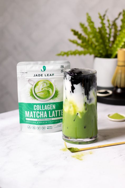 Matcha Collagen, Jade Leaf Matcha, Health Benefits Of Collagen, Benefits Of Collagen, Matcha Drink, Matcha Recipe, Collagen Benefits, Ice Coffee Recipe, Ice Tea